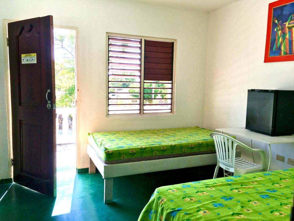 African Symbol Guest House Montego Bay Eksteriør billede